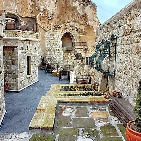 1811 Cave 4*