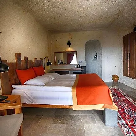 1811 Cave 4*