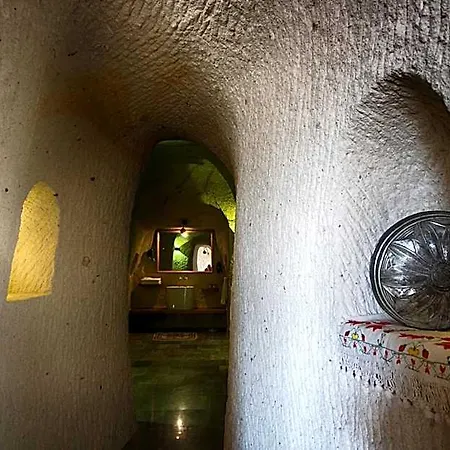 1811 Cave Ургуп