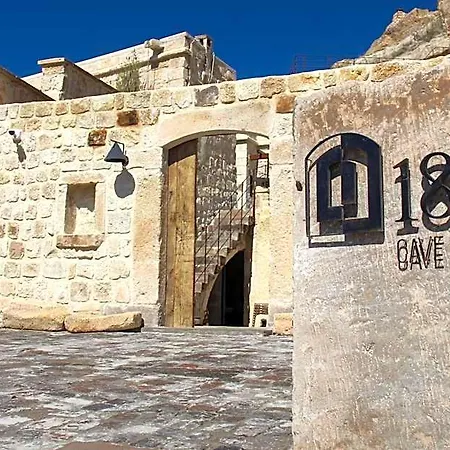 Отель 1811 Cave 4*