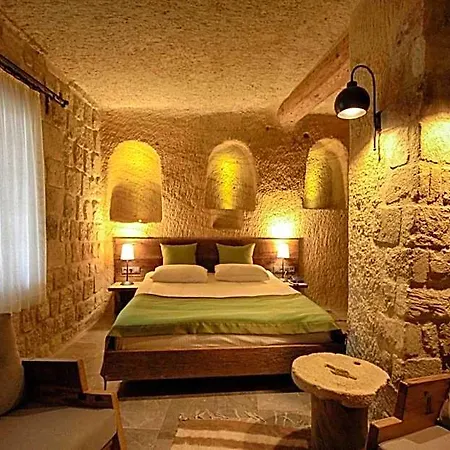 1811 Cave