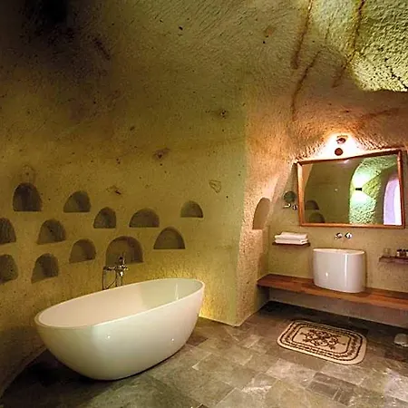 1811 Cave