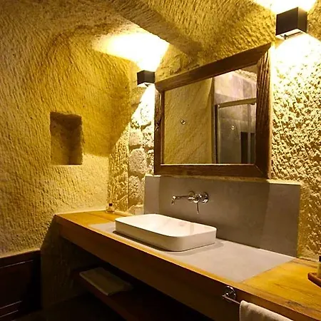 Отель 1811 Cave 4*